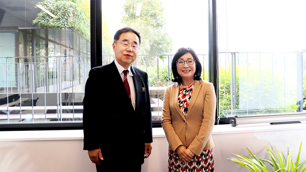 佐藤典子さんと金野洋代表理事