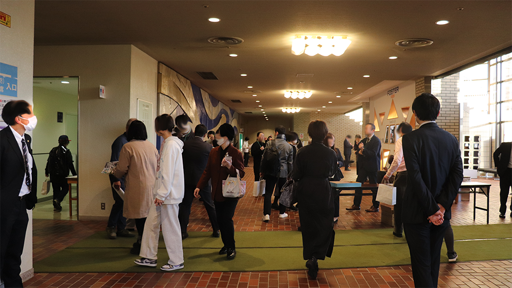 第64回大会昭島市昭島市民会館ロビーの様子