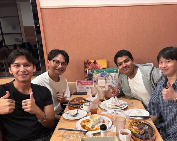 外国人による日本語弁論大会の大会前日には顔合わせ夕食会が行われ交流を深めた